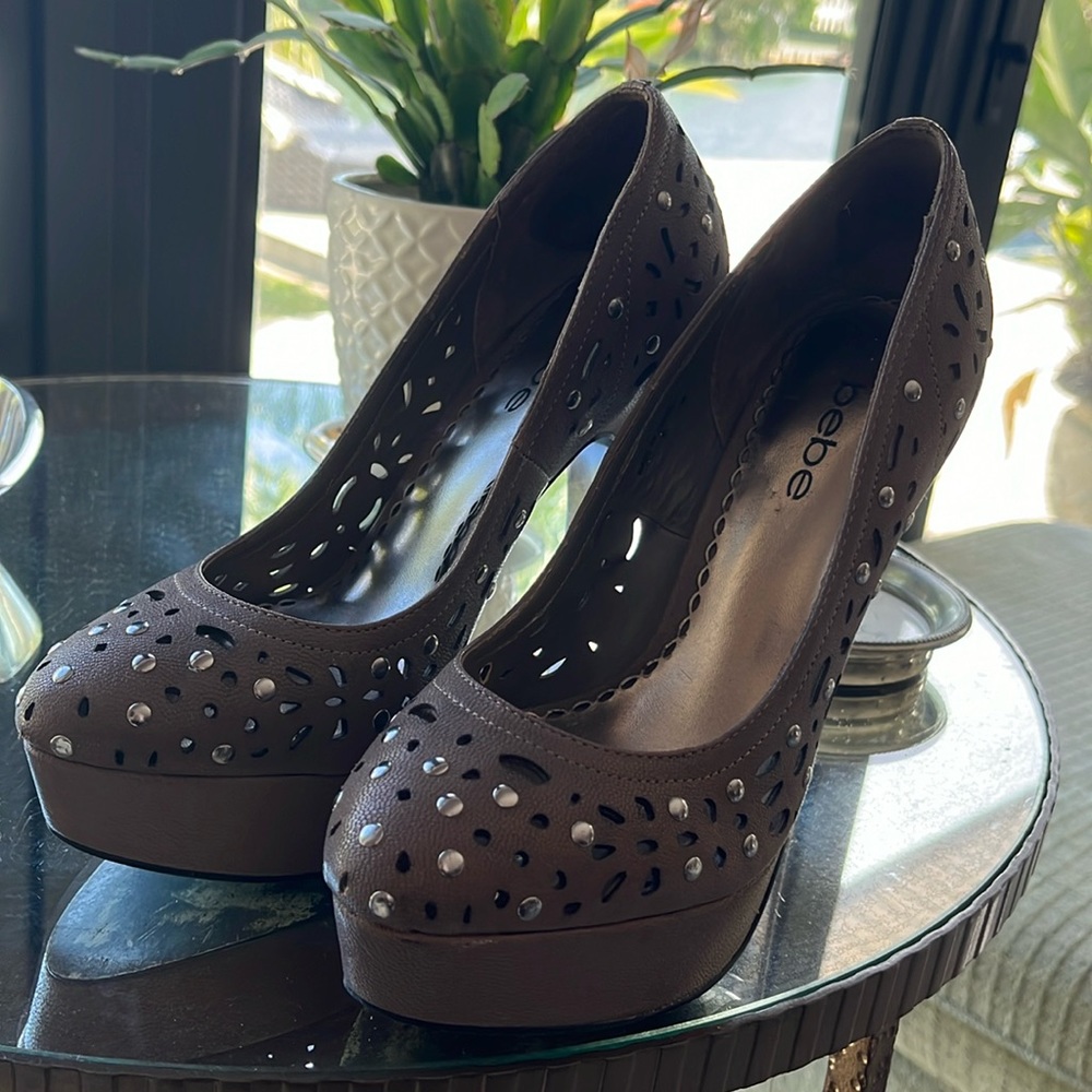 Bebe taupe shoes heels size 6 check all pics